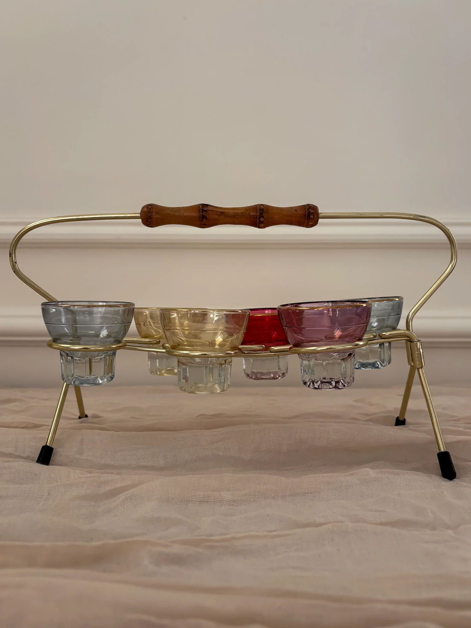 1950s Harlequin Shot Glass Set with Caddy & Bamboo Handle - Image 11