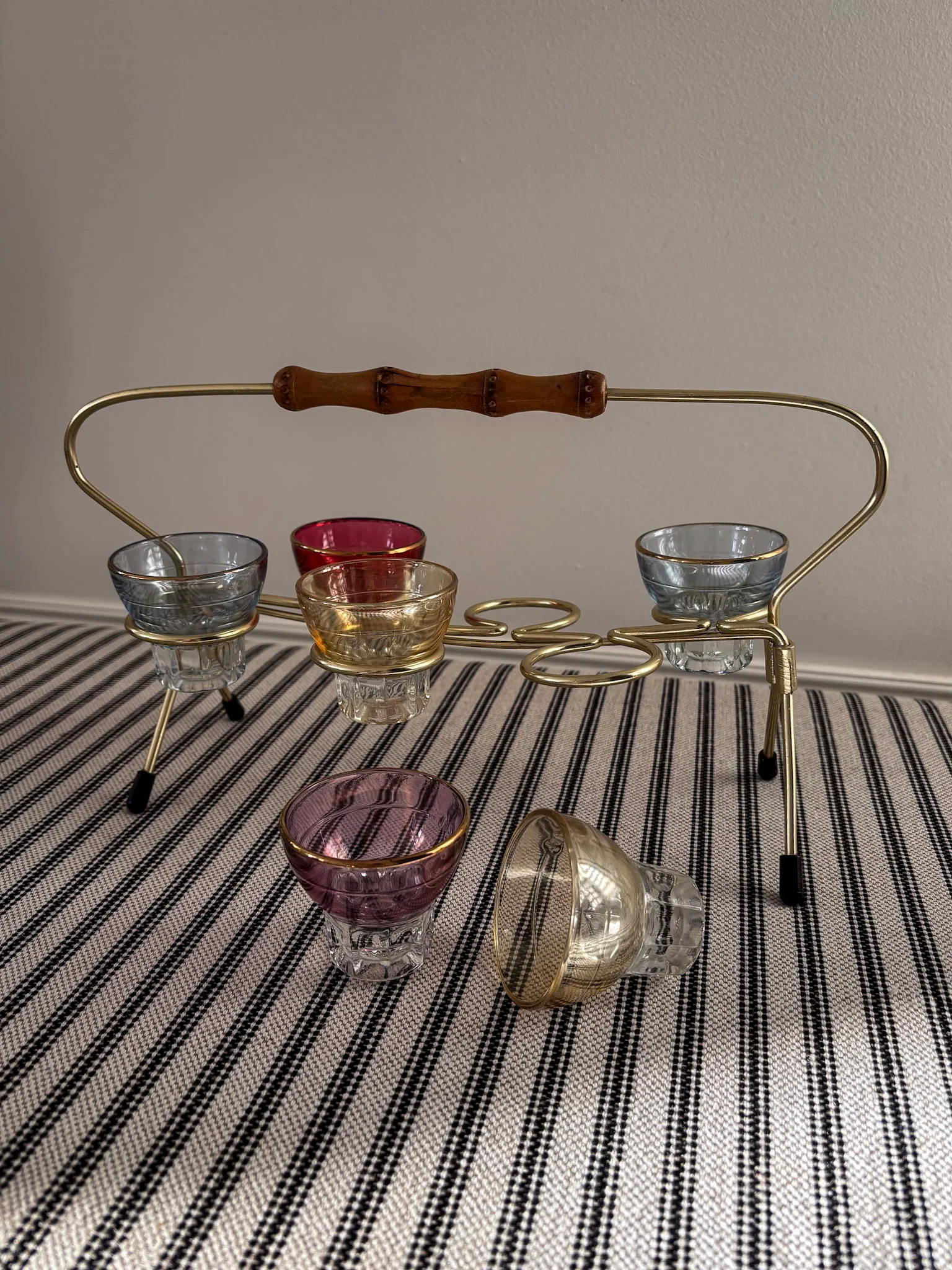 1950s Harlequin Shot Glass Set with Caddy & Bamboo Handle - Image 5