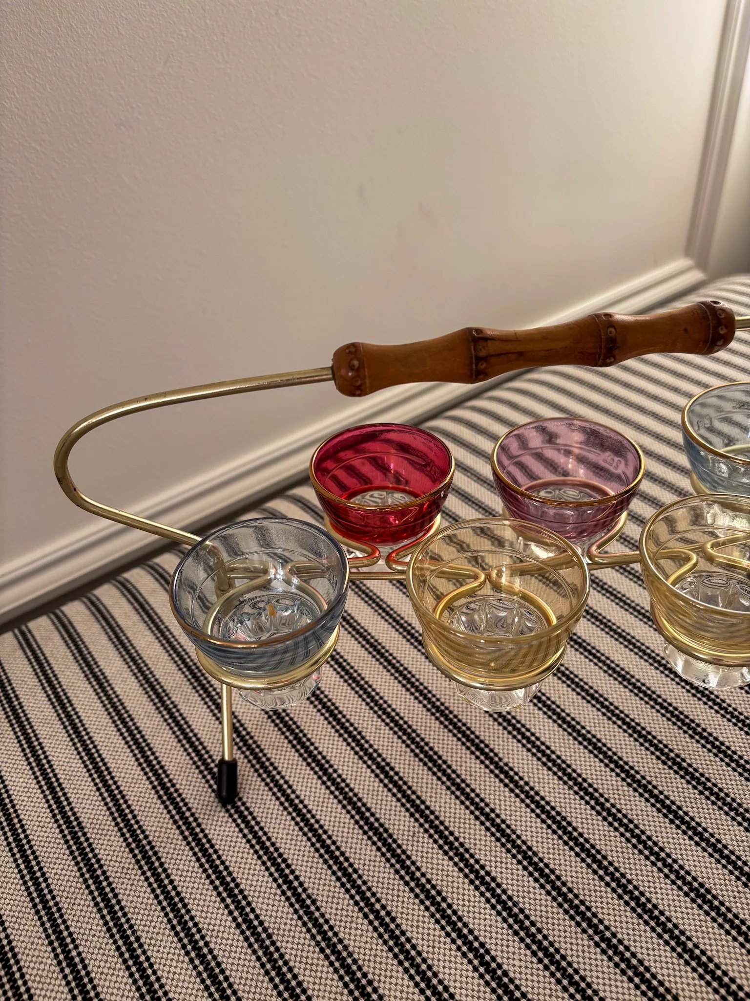 1950s Harlequin Shot Glass Set with Caddy & Bamboo Handle - Image 7
