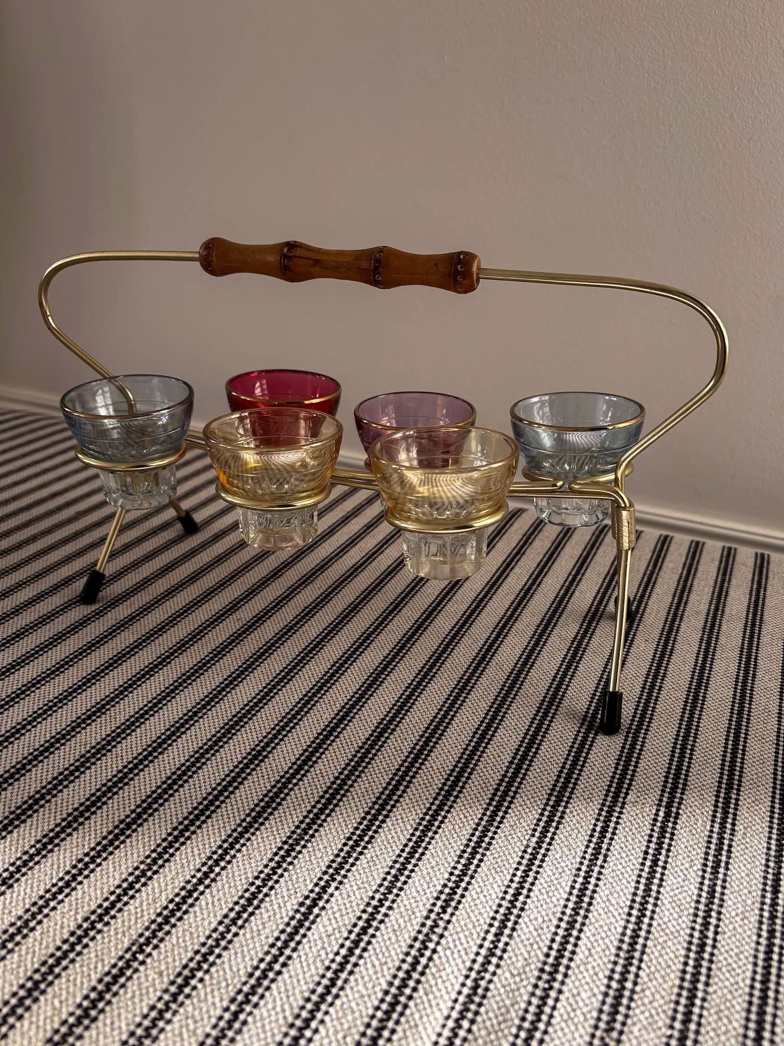 1950s Harlequin Shot Glass Set with Caddy & Bamboo Handle - Image 8