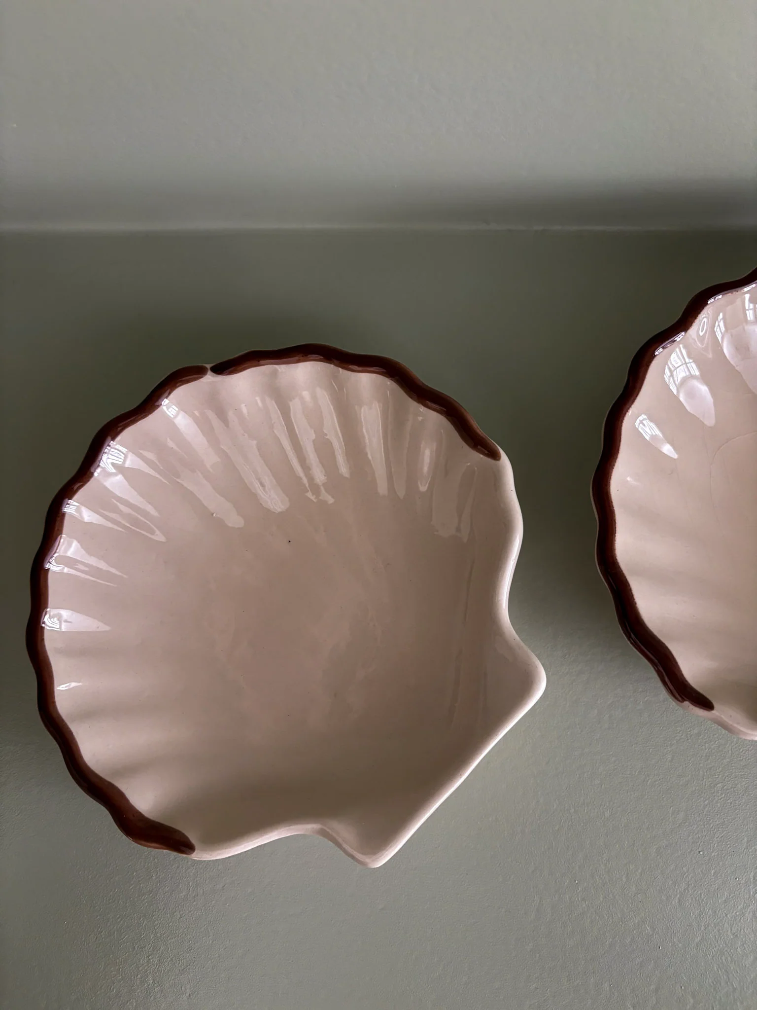 French Scallop Shell Dishes - Image 13