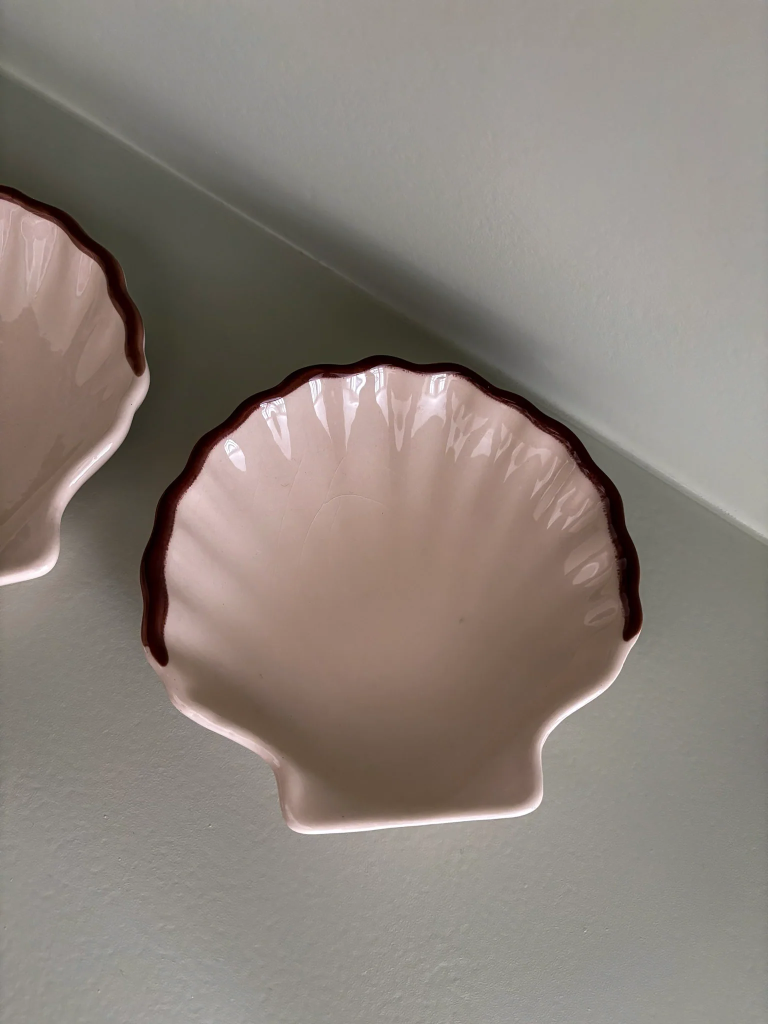 French Scallop Shell Dishes - Image 14