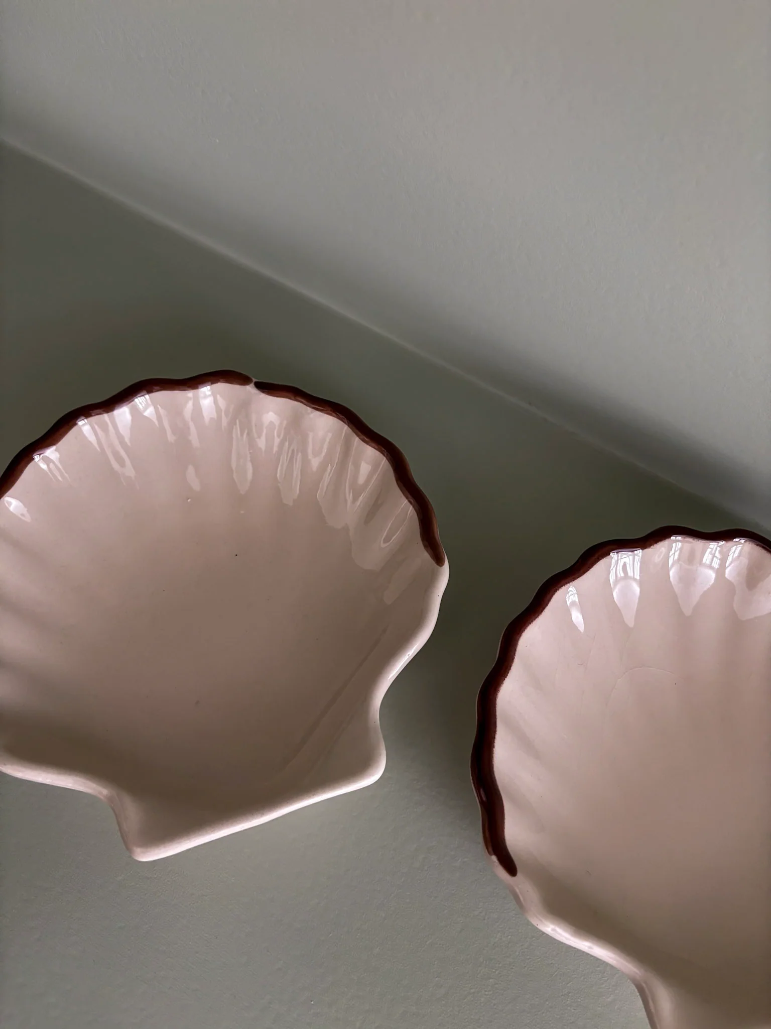 French Scallop Shell Dishes - Image 15