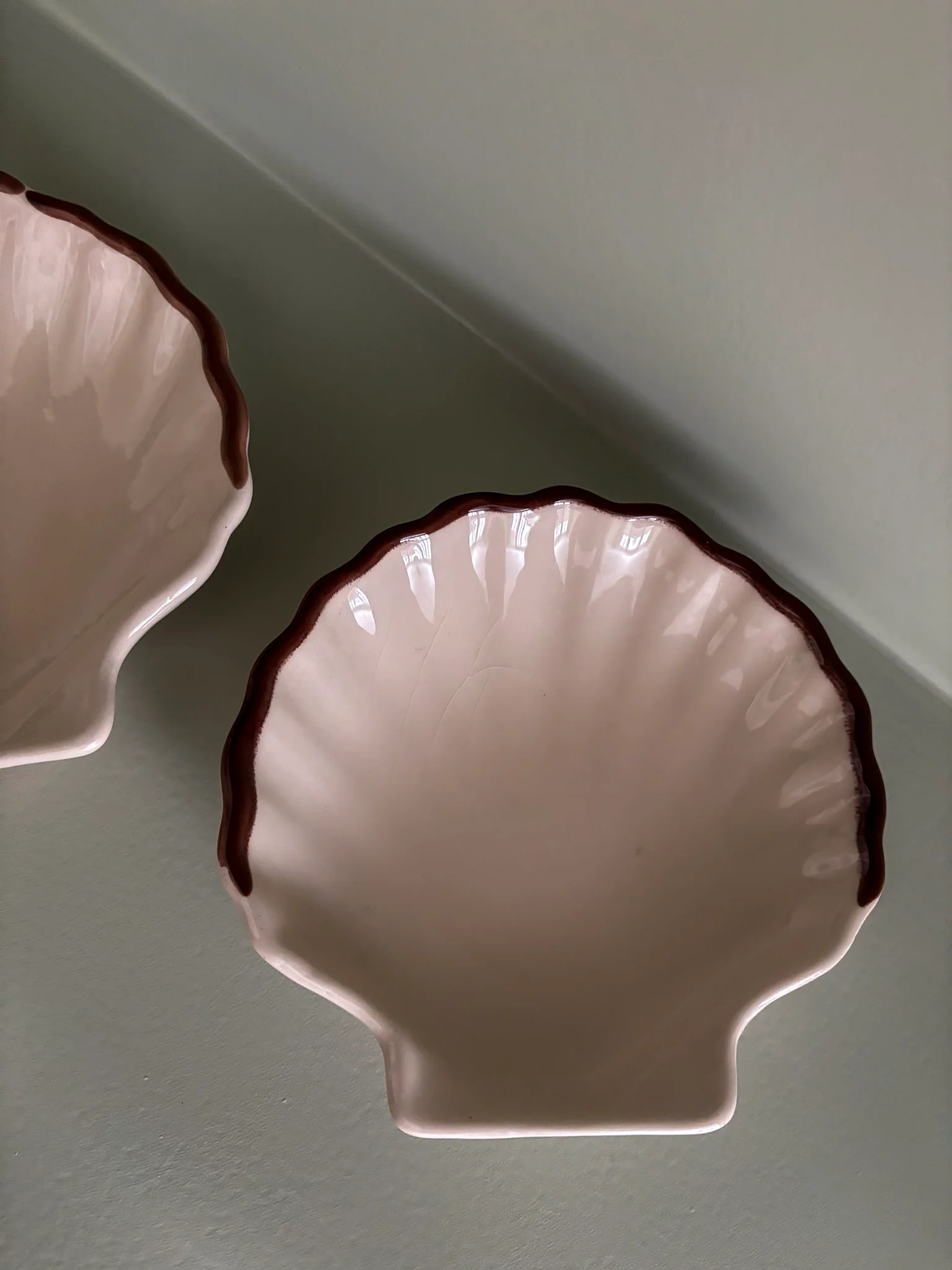 French Scallop Shell Dishes - Image 16