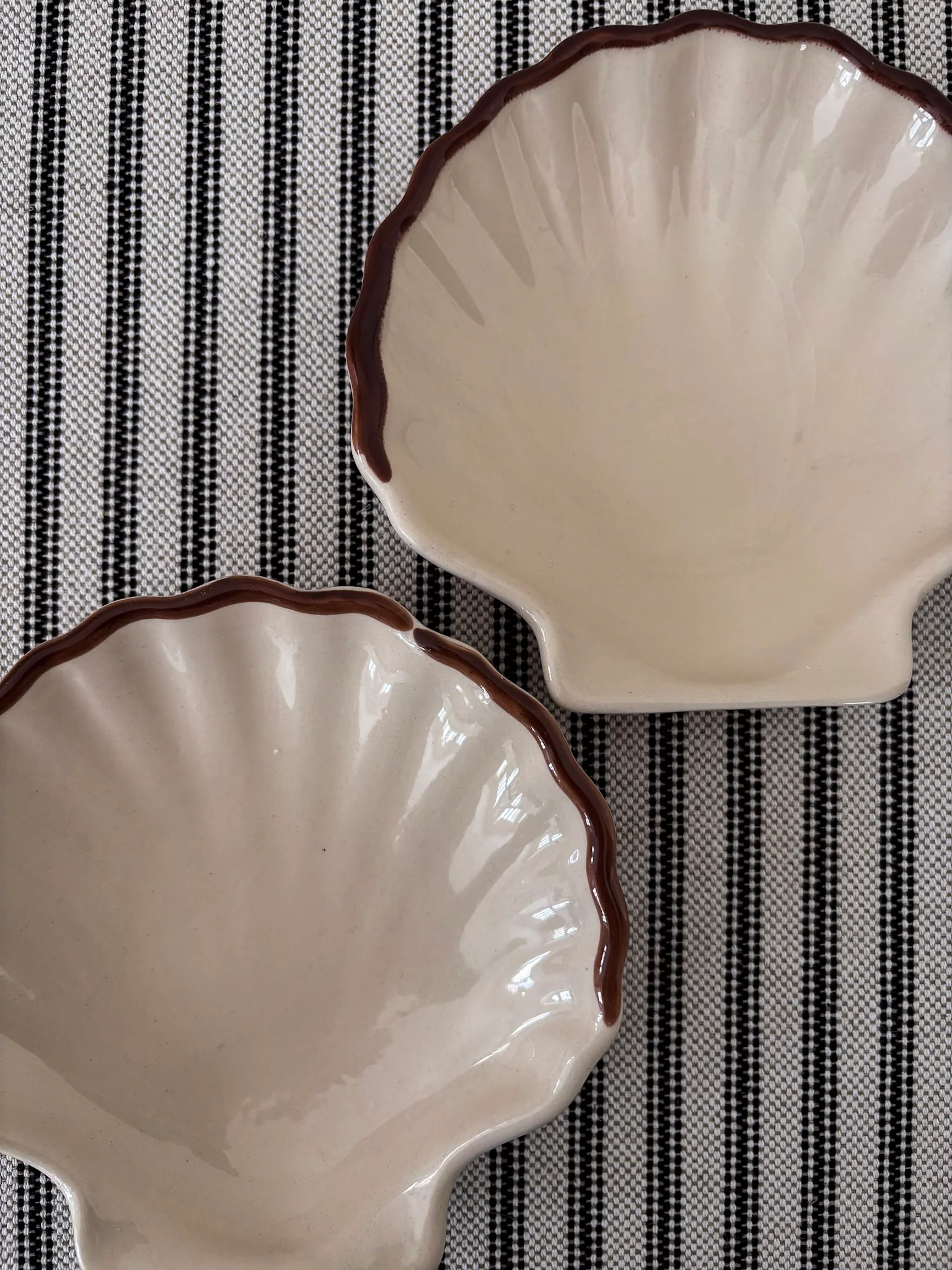 French Scallop Shell Dishes - Image 5
