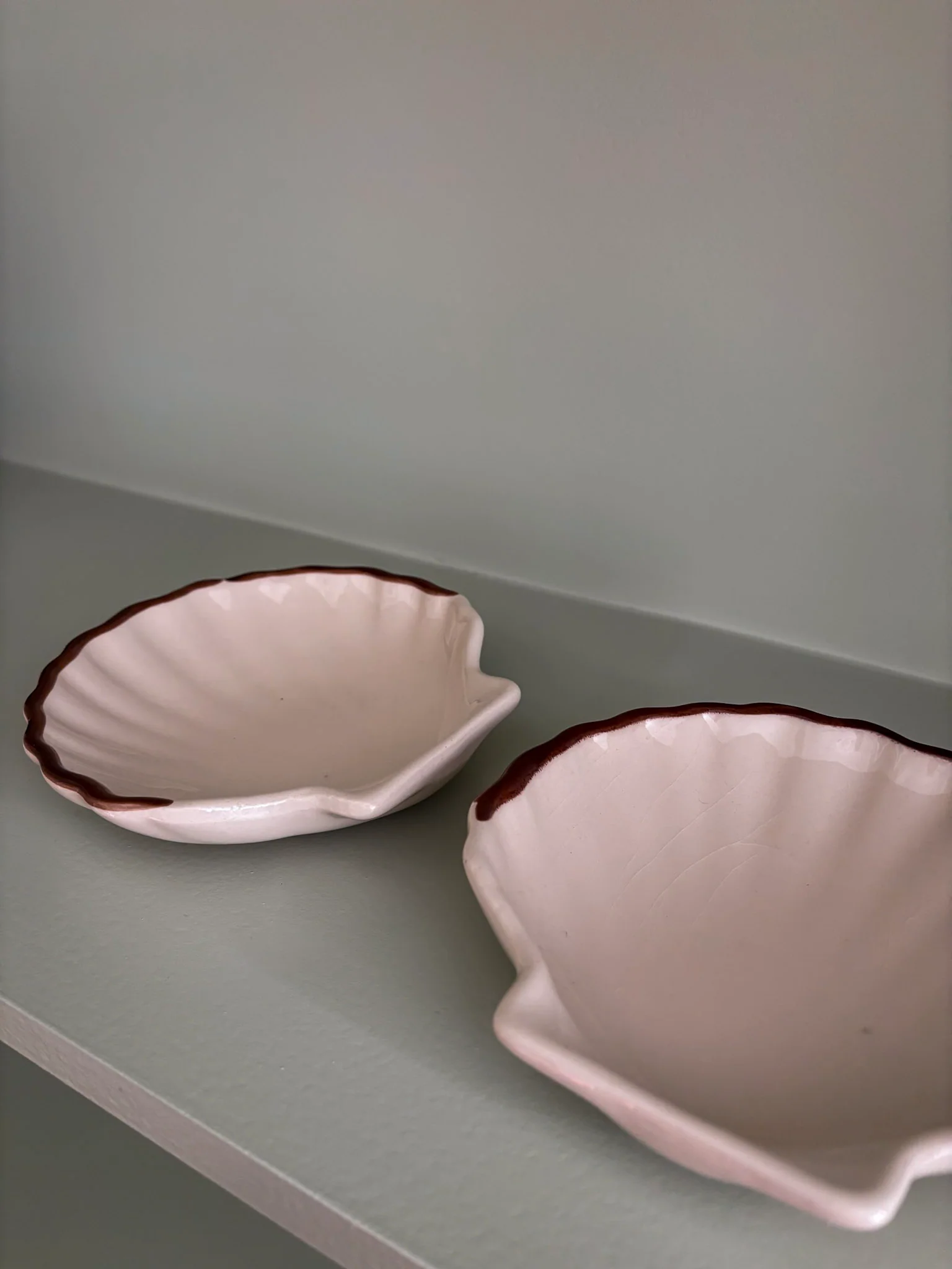 French Scallop Shell Dishes - Image 7