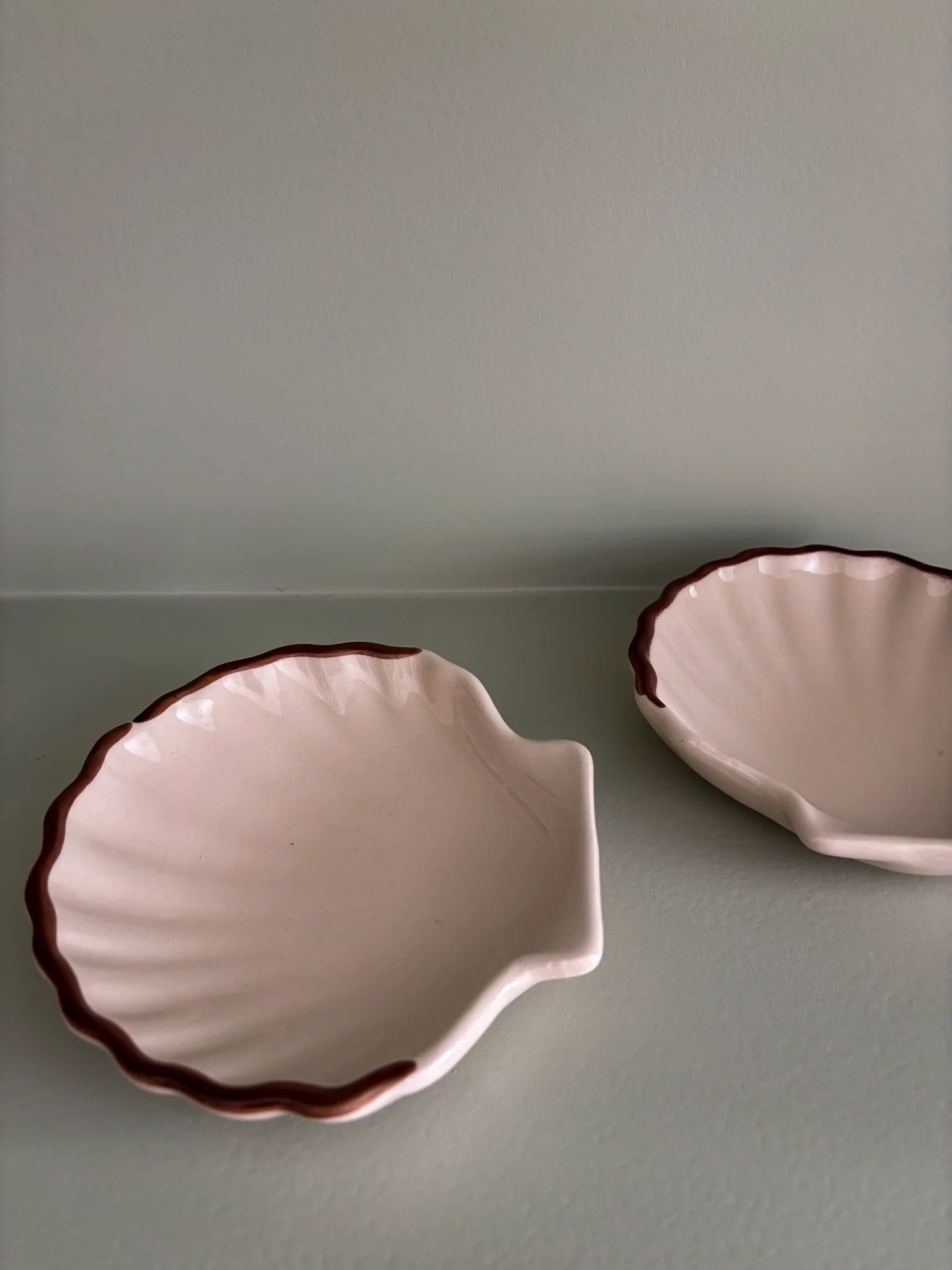French Scallop Shell Dishes - Image 9
