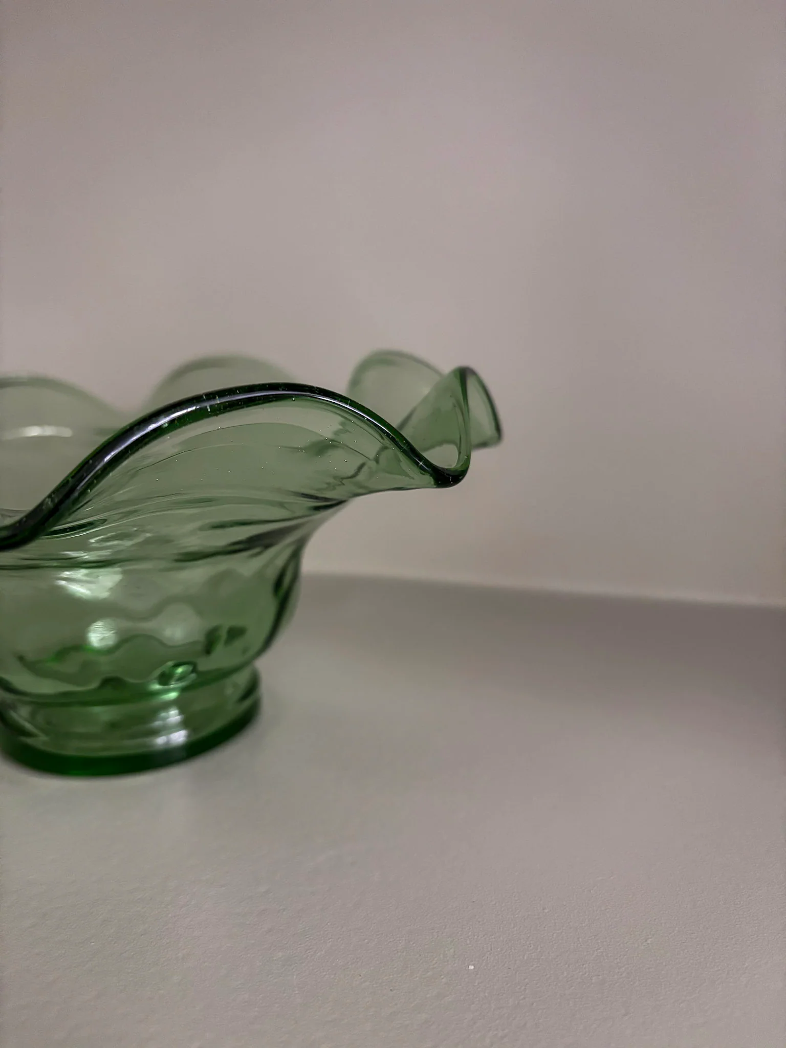 Green Glass Fluted Ruffle Edge Bowl - Image 5