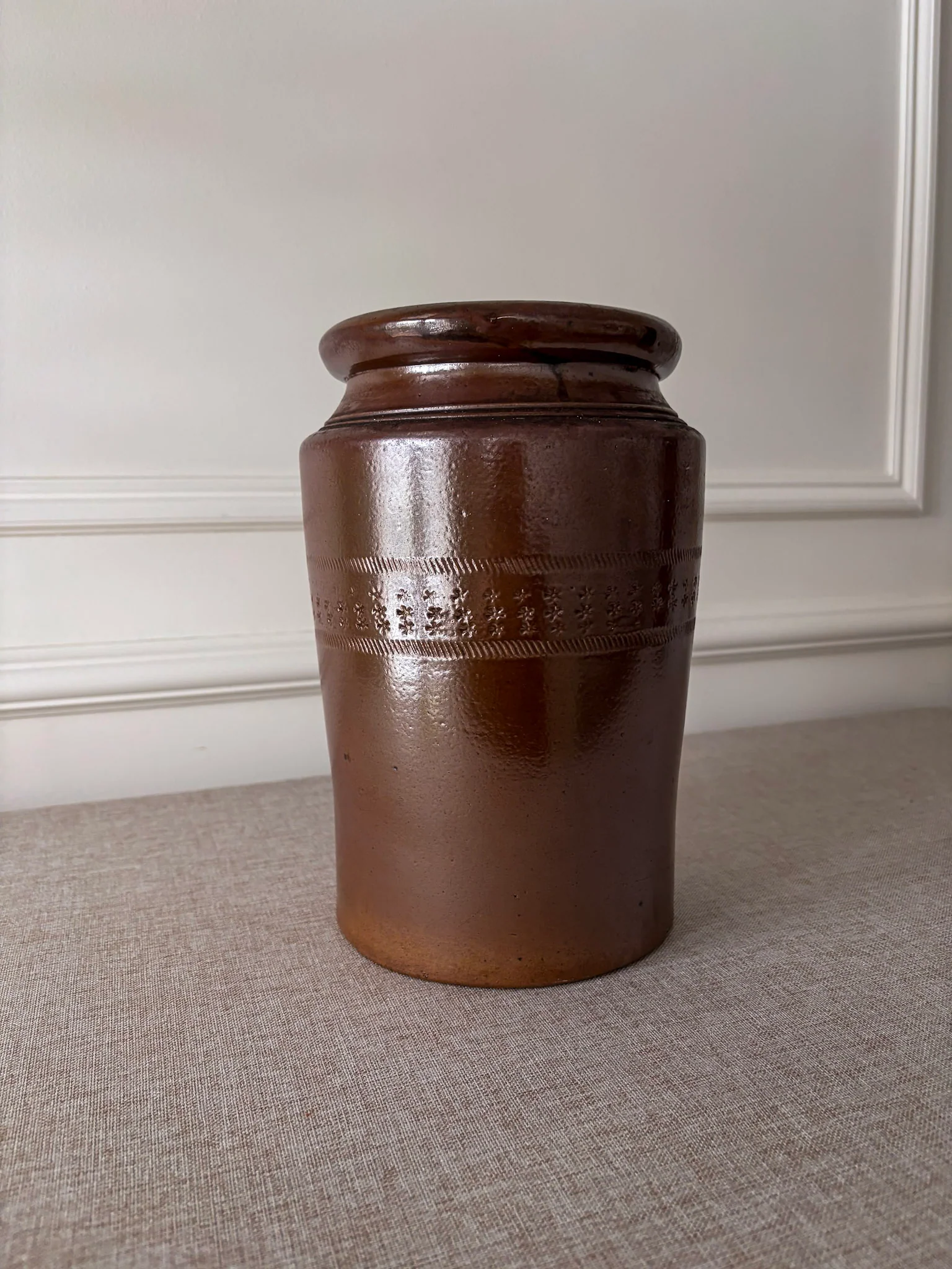 Large Brown Saltware Vase - Image 4