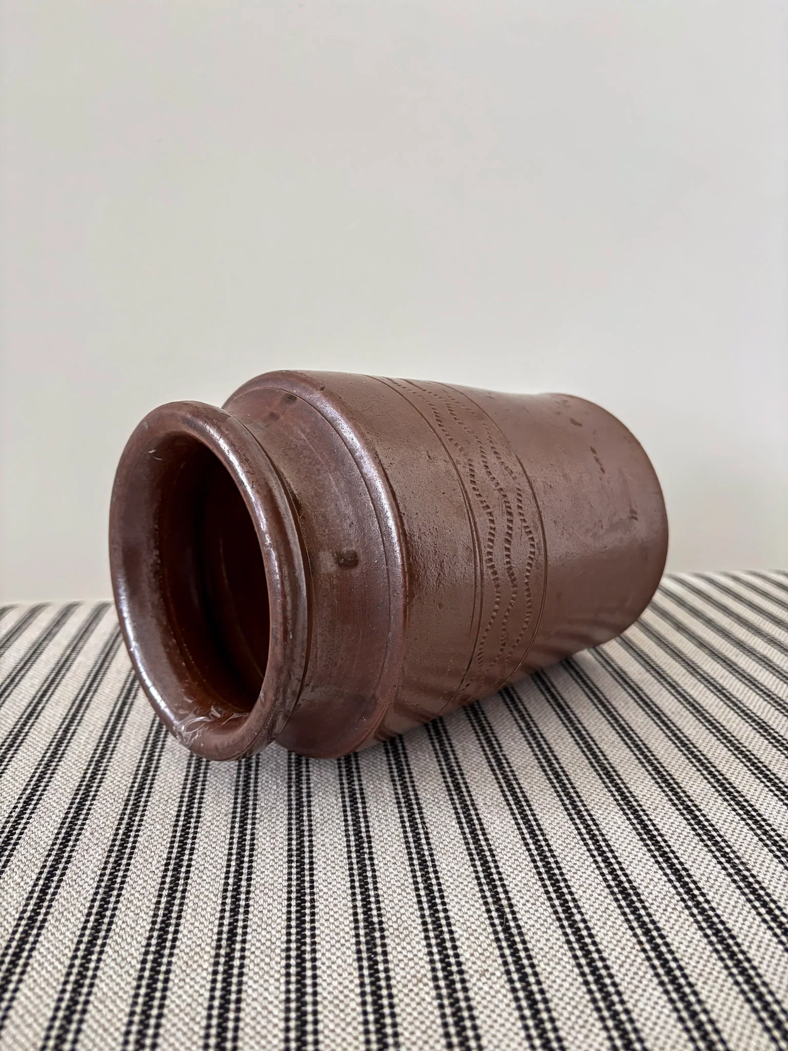Large Brown Saltware Vase - Image 10