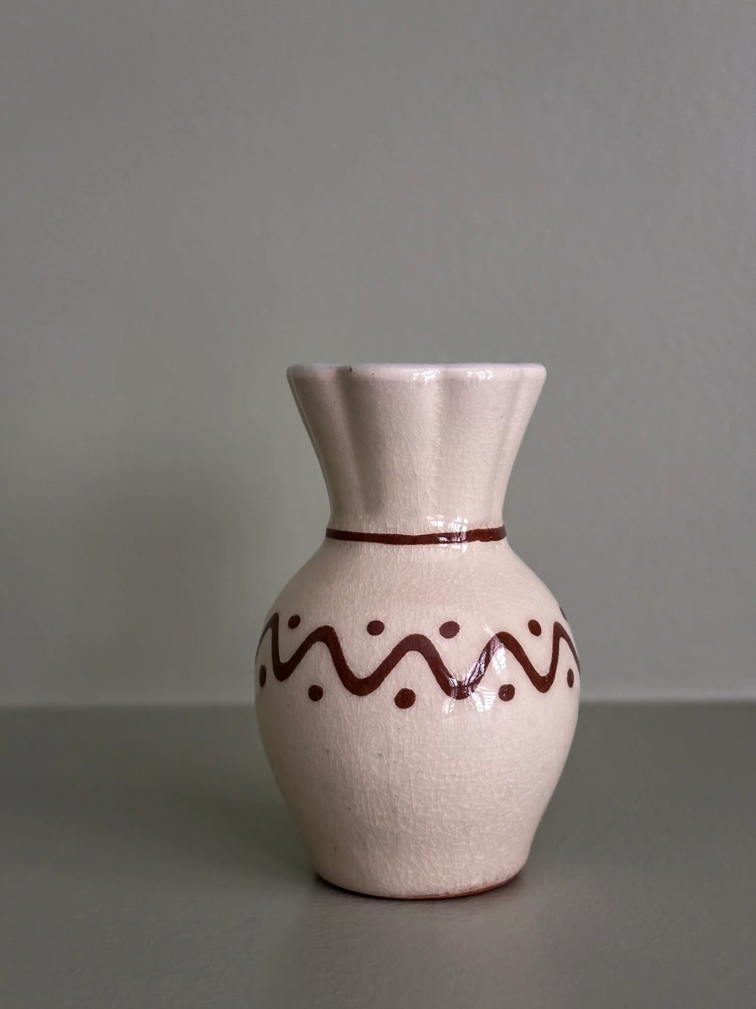 Miniature Zig-Zag Spot Matchstick Holder Vase - Image 10