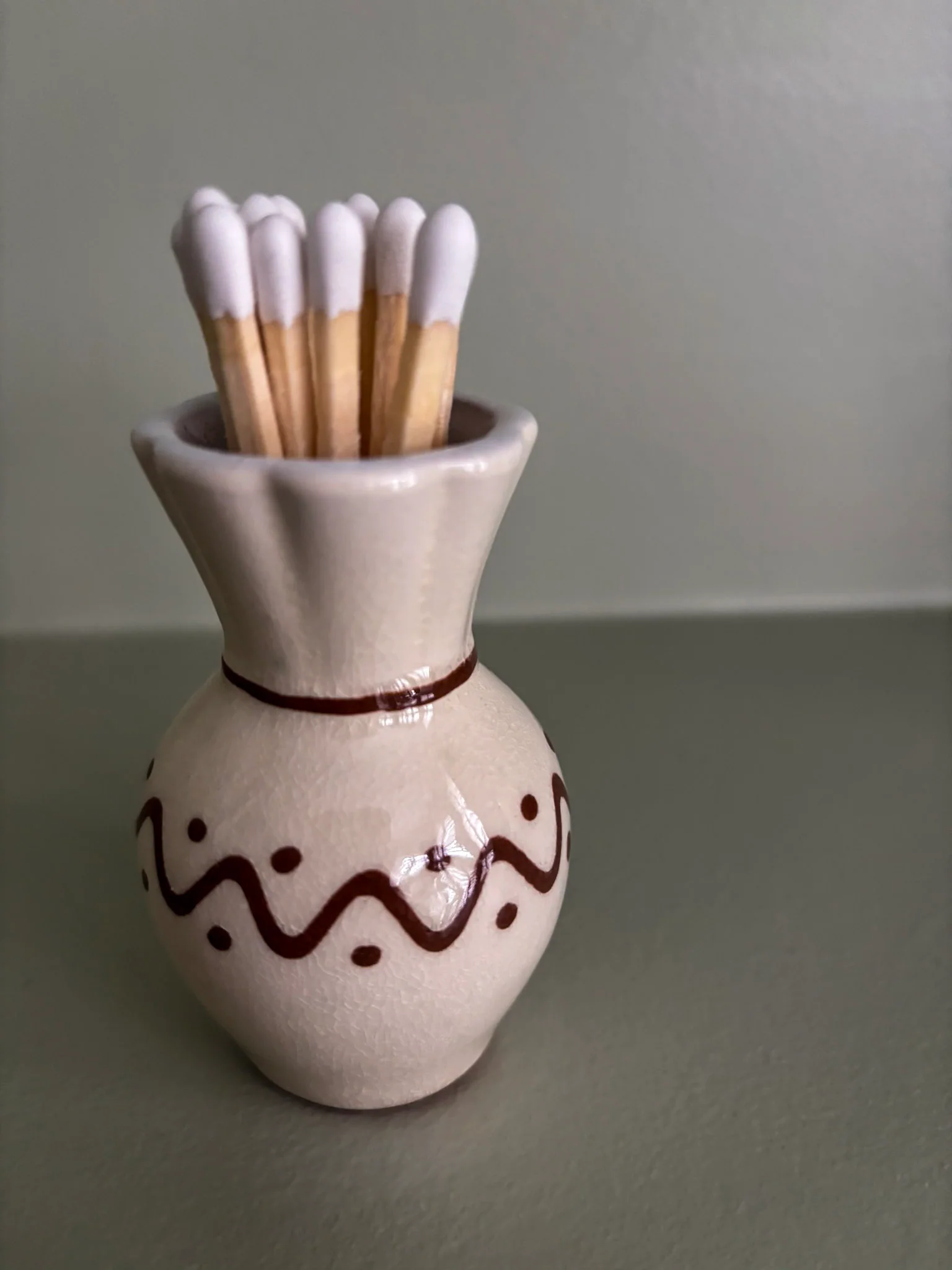 Miniature Zig-Zag Spot Matchstick Holder Vase - Image 11