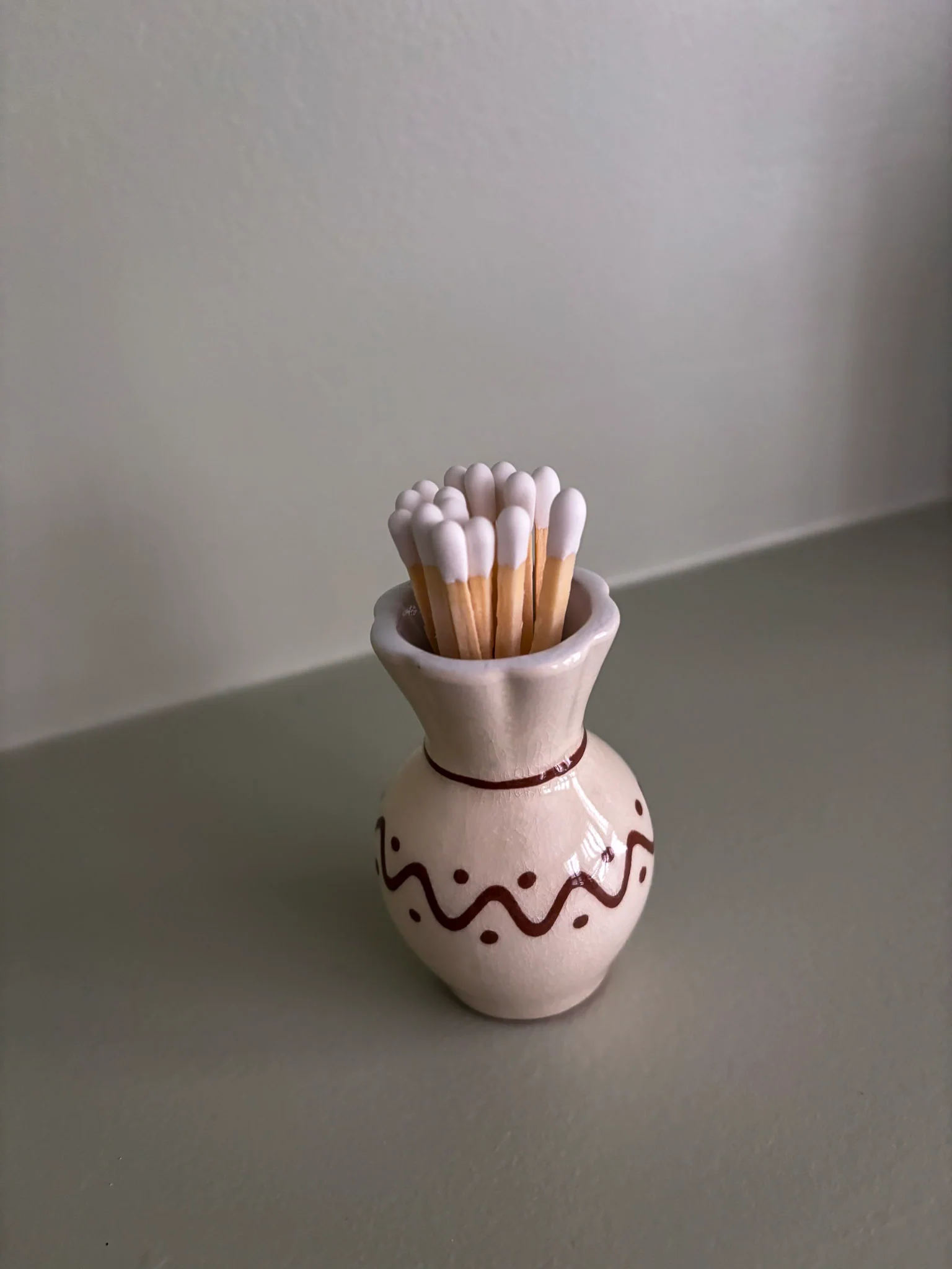 Miniature Zig-Zag Spot Matchstick Holder Vase - Image 13