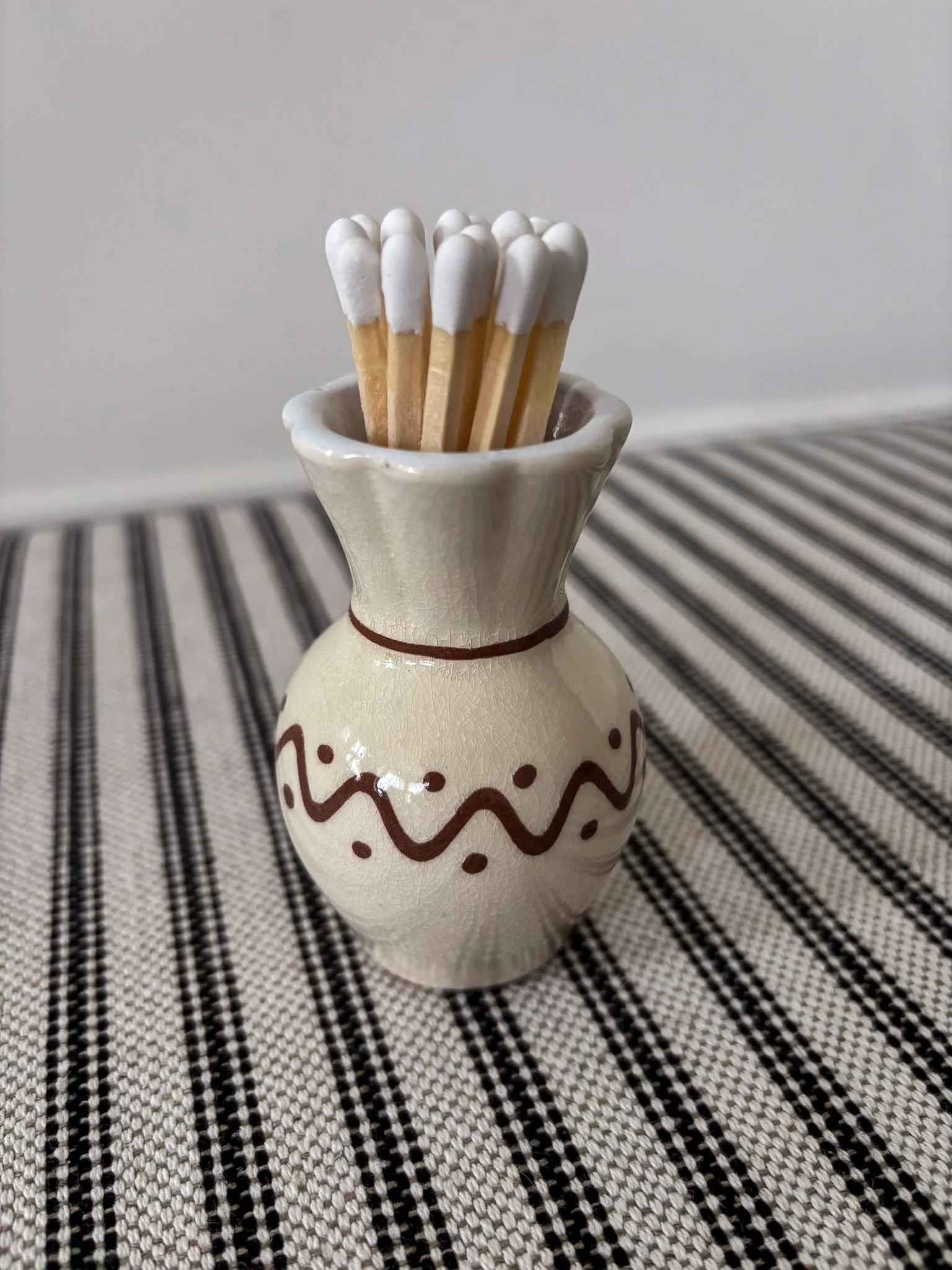 Miniature Zig-Zag Spot Matchstick Holder Vase - Image 5
