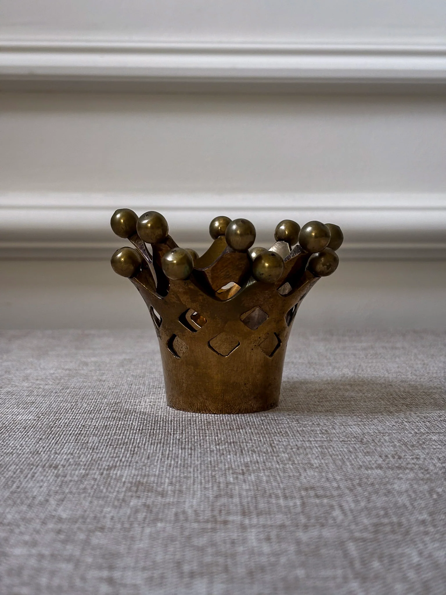 Pair of Vintage Brass Crown Candle Holders | Sculptural Brass Tealight Holders - Image 10