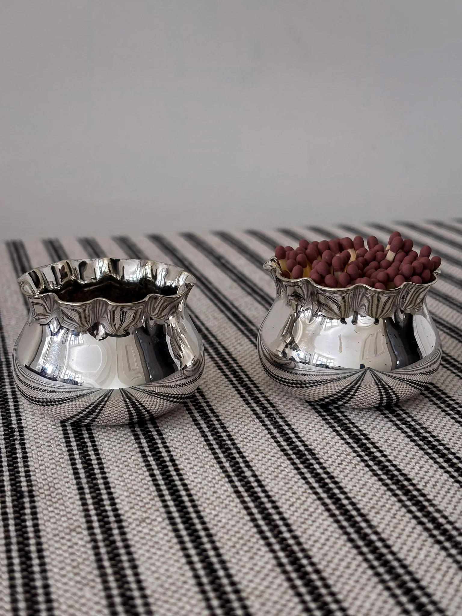 Silver Plate Matchstick Ruffle Edge Pot - Image 5