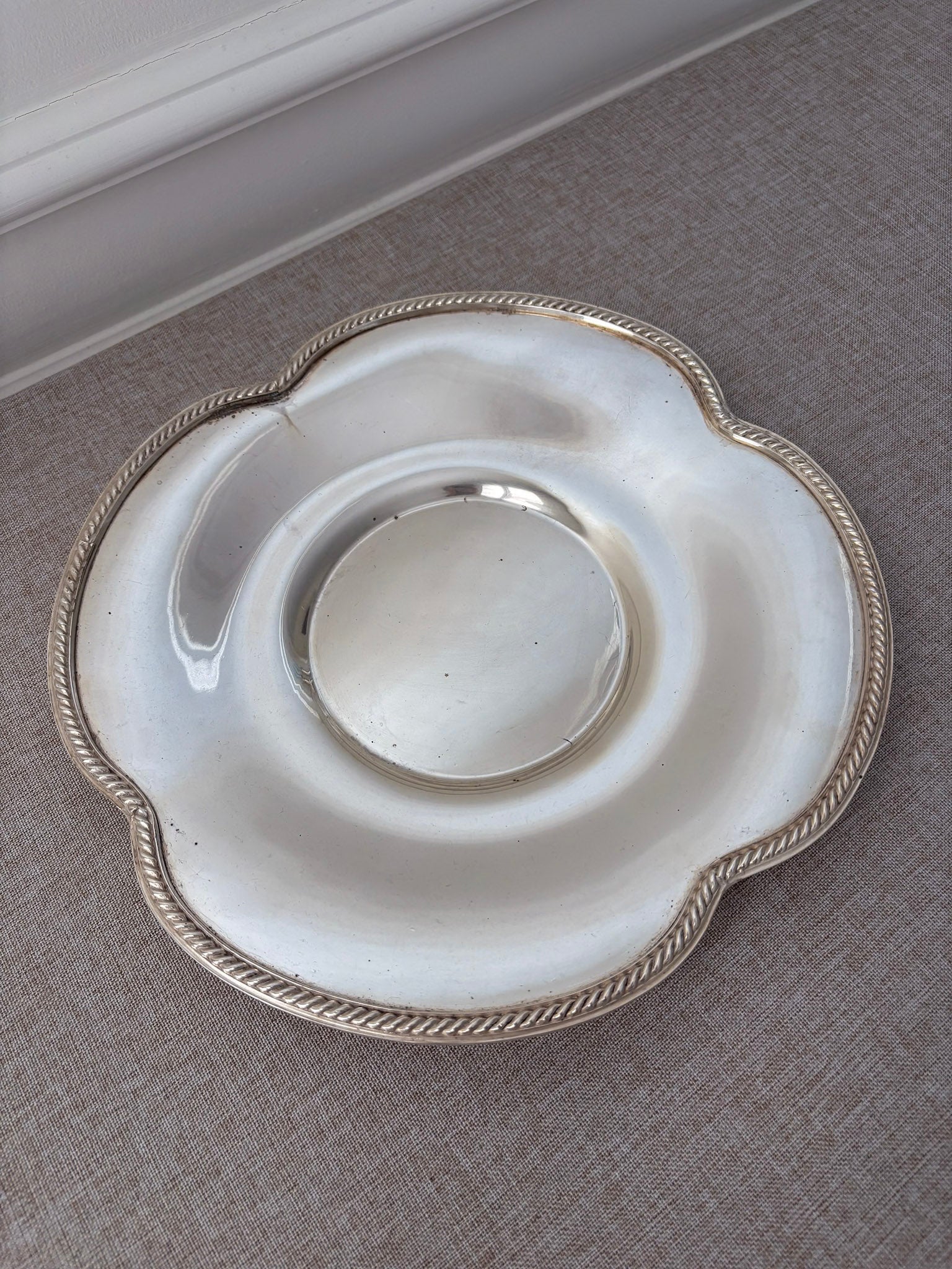 Silver-Plated Scalloped Dish with Rope Edge, Decorative Serving Plate - Image 2