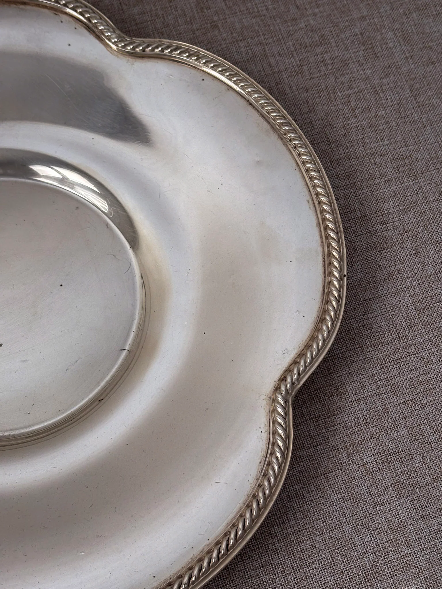 Silver-Plated Scalloped Dish with Rope Edge, Decorative Serving Plate - Image 6