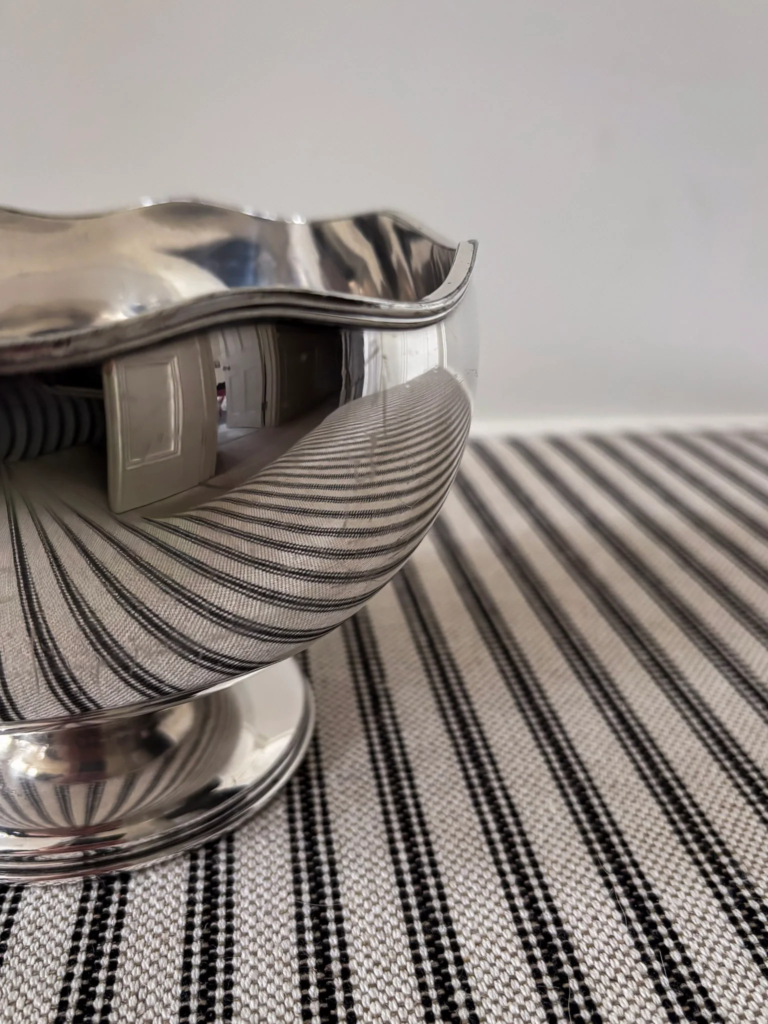 Silver-Plated Scalloped Footed Bowl - Image 4