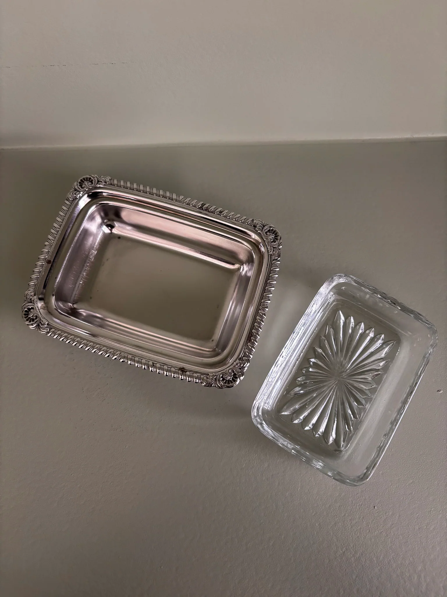 Silver-Plated Soap Dish with Cut Glass Insert - Image 11