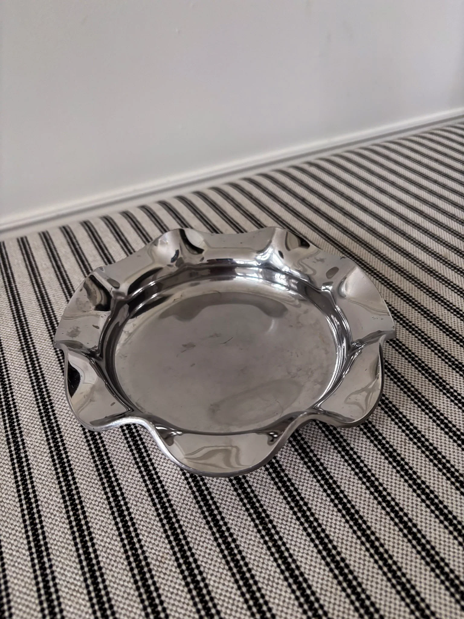 Silver-Tone Wave Edge Trinket Dish