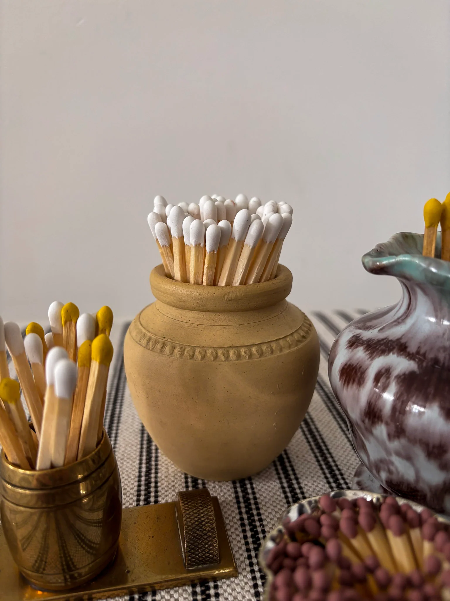 Small Earthenware Pot in Warm Beige - Image 7