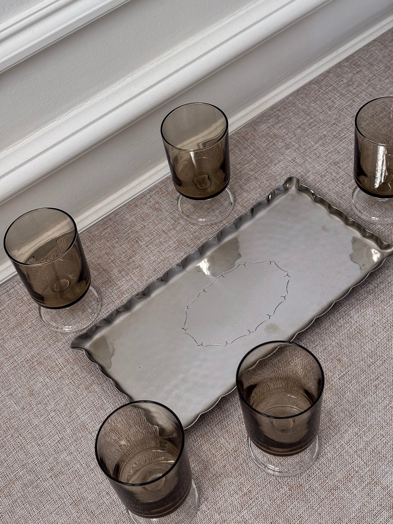 Smoked Glass Goblets with Hammered Stainless Steel Scalloped Tray, Mid-Century Drinks Set (5 Glasses + Tray) - Image 4