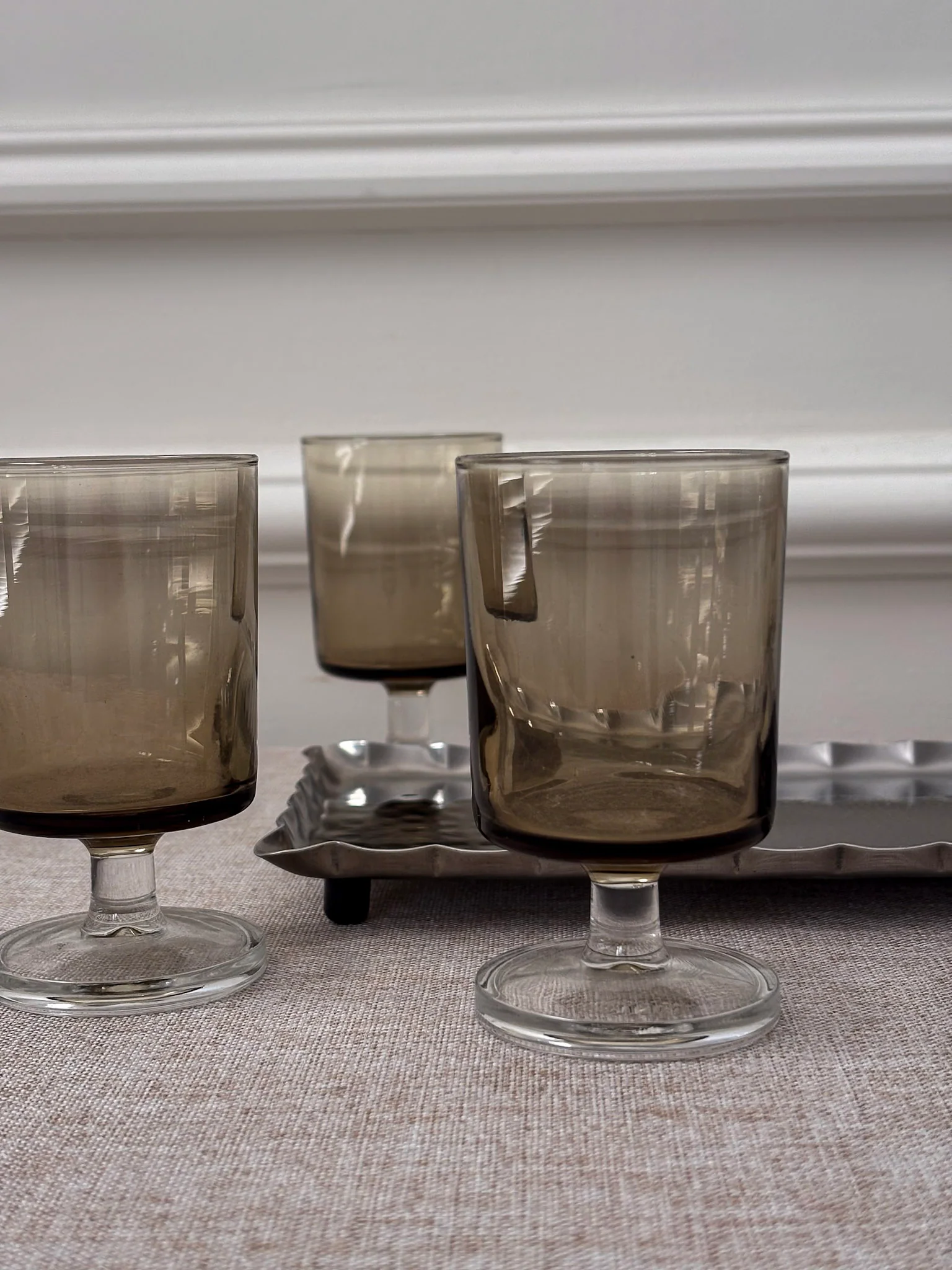 Smoked Glass Goblets with Hammered Stainless Steel Scalloped Tray, Mid-Century Drinks Set (5 Glasses + Tray) - Image 7