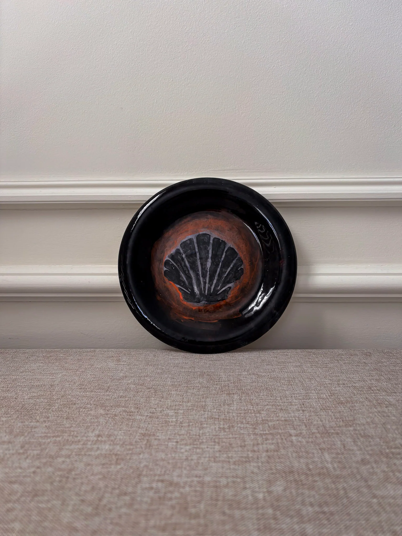 Studio Pottery Shell Plate, Hand-Painted Decorative Dish - Image 5