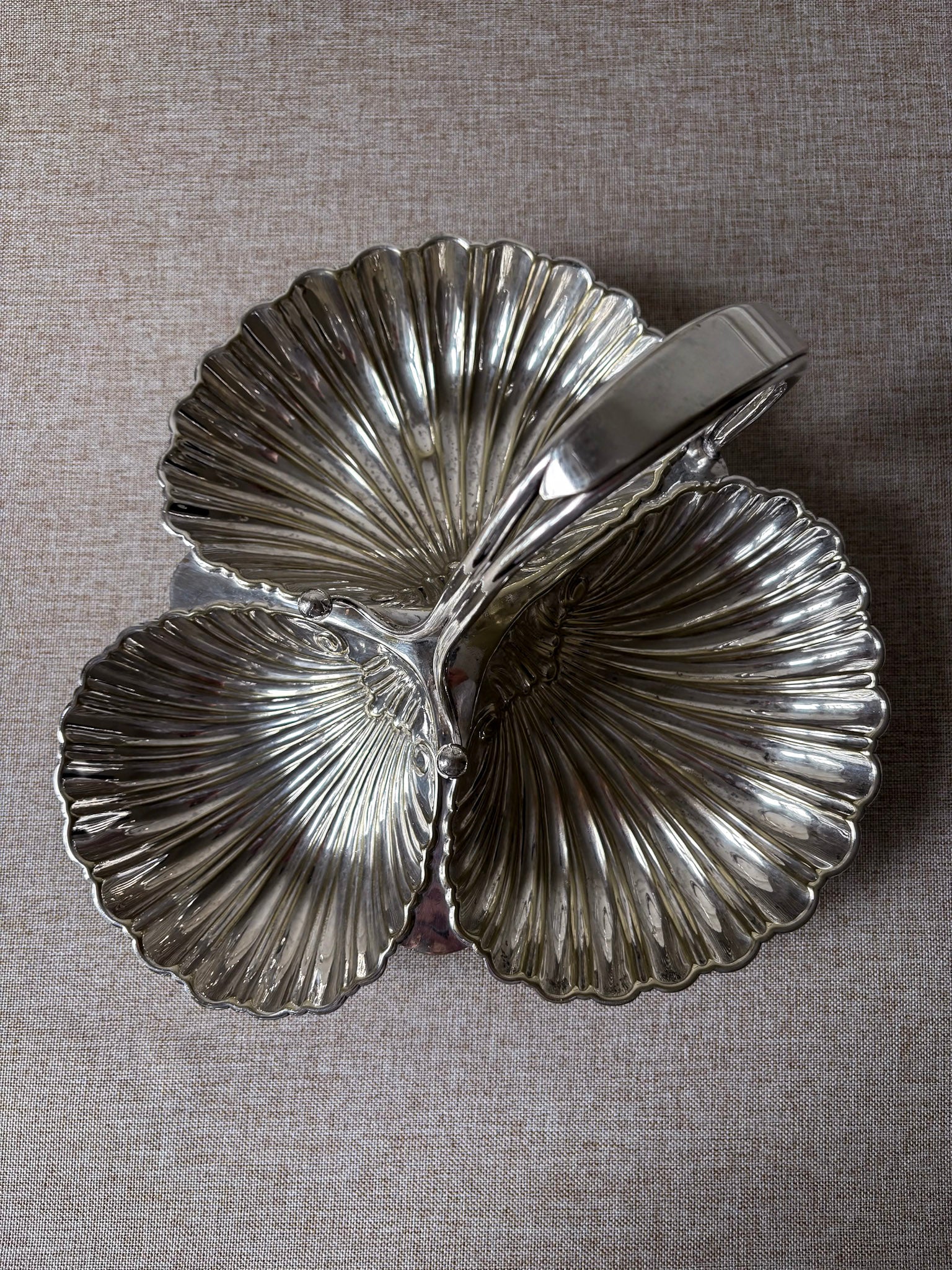 Triple Shell Silver-Plated Serving Dish - Image 10