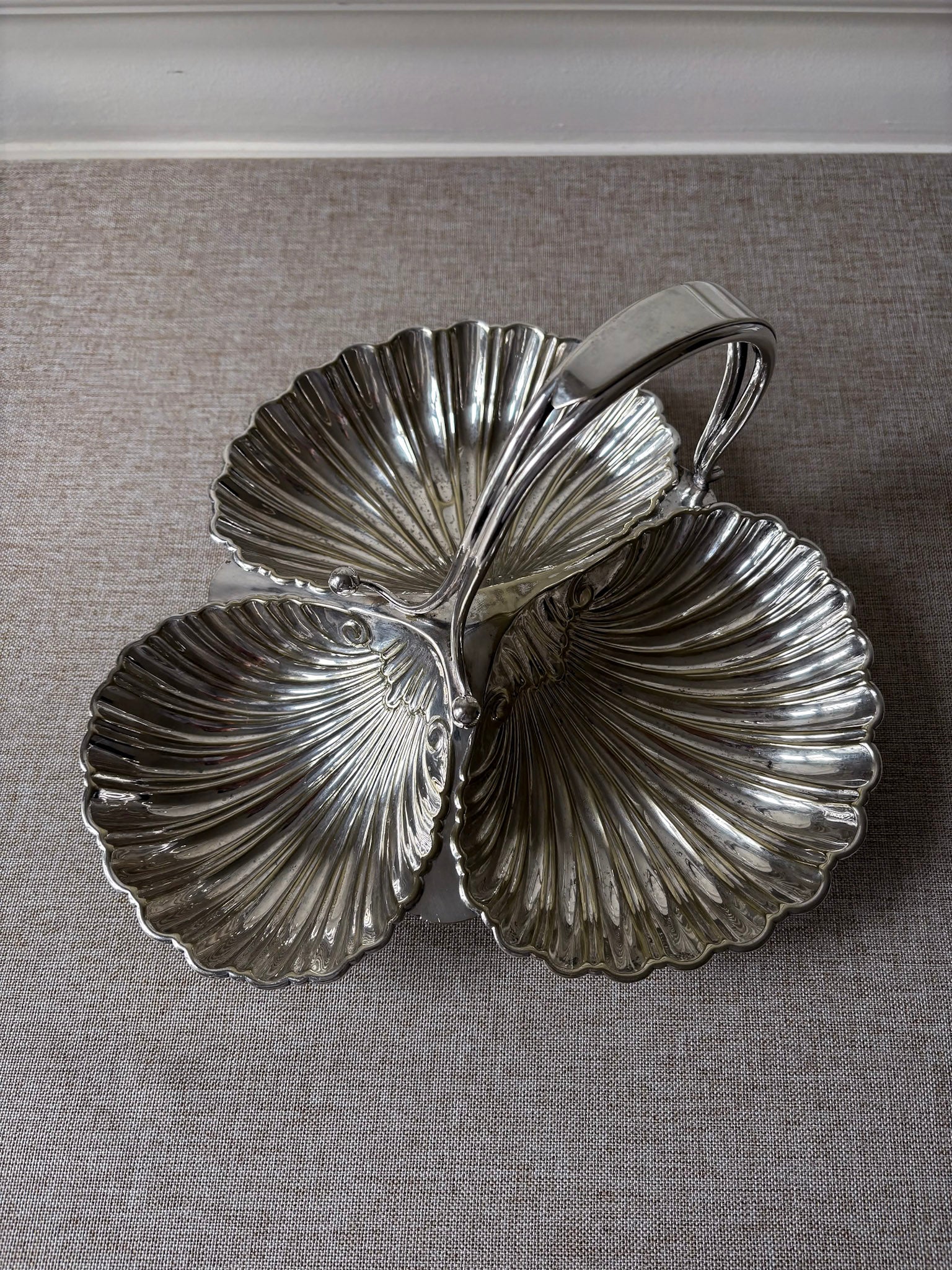 Triple Shell Silver-Plated Serving Dish - Image 11