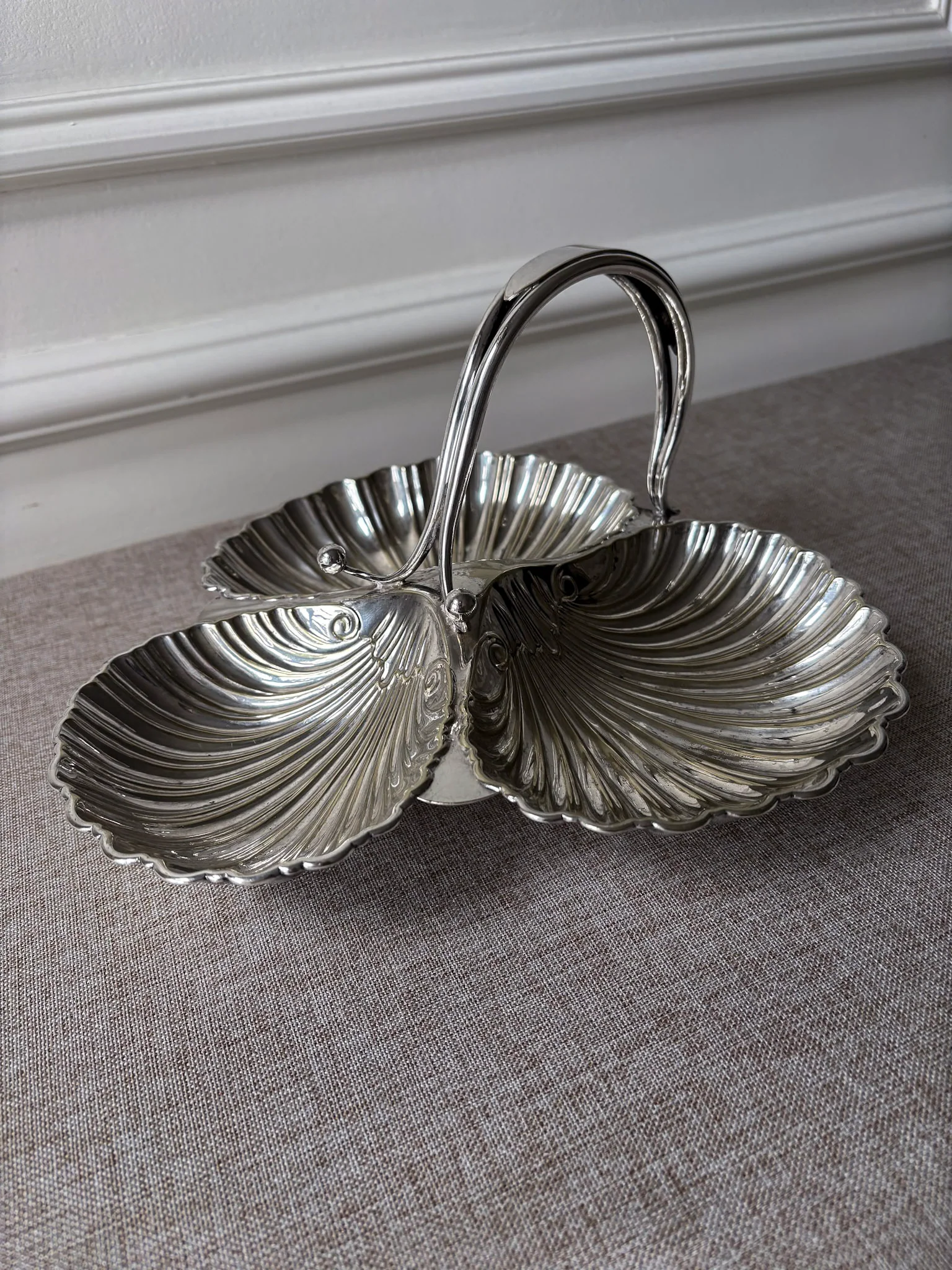 Triple Shell Silver-Plated Serving Dish - Image 12