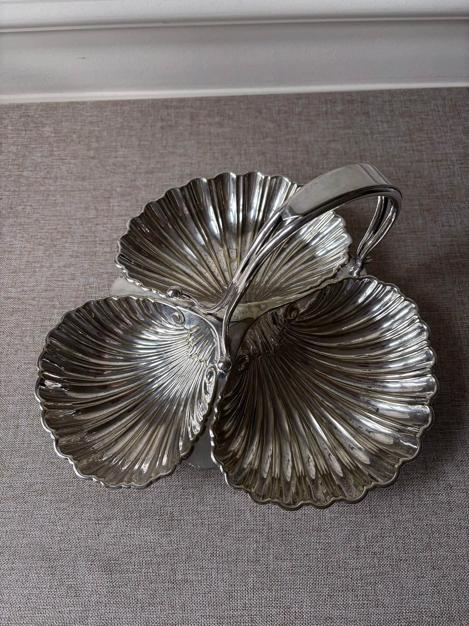 Triple Shell Silver-Plated Serving Dish - Image 5