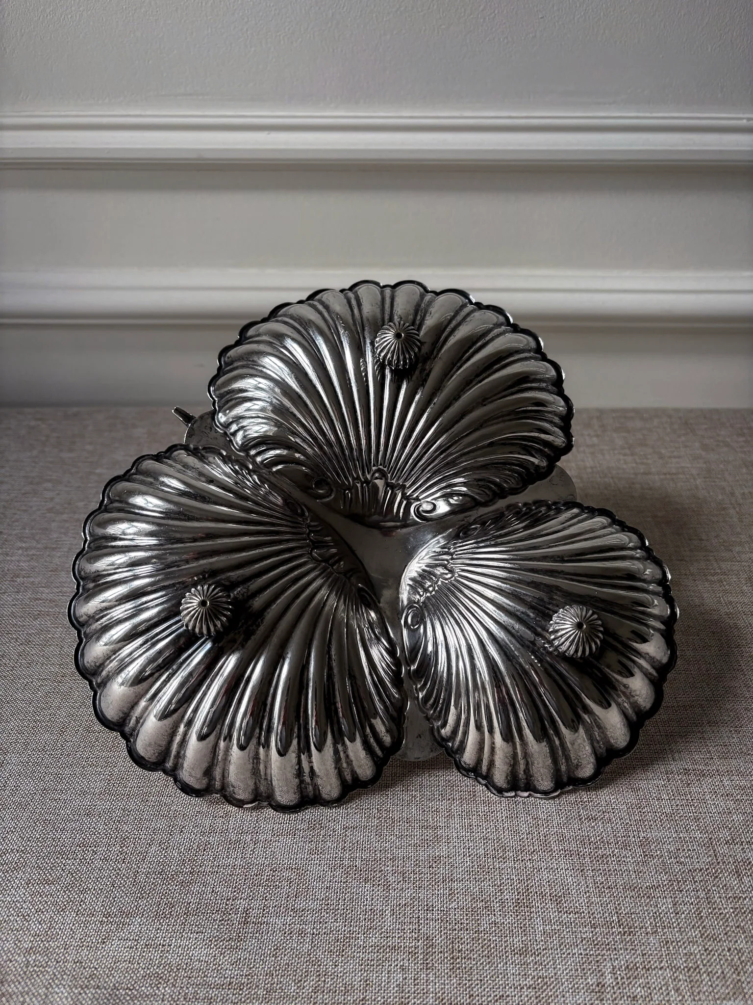 Triple Shell Silver-Plated Serving Dish - Image 8