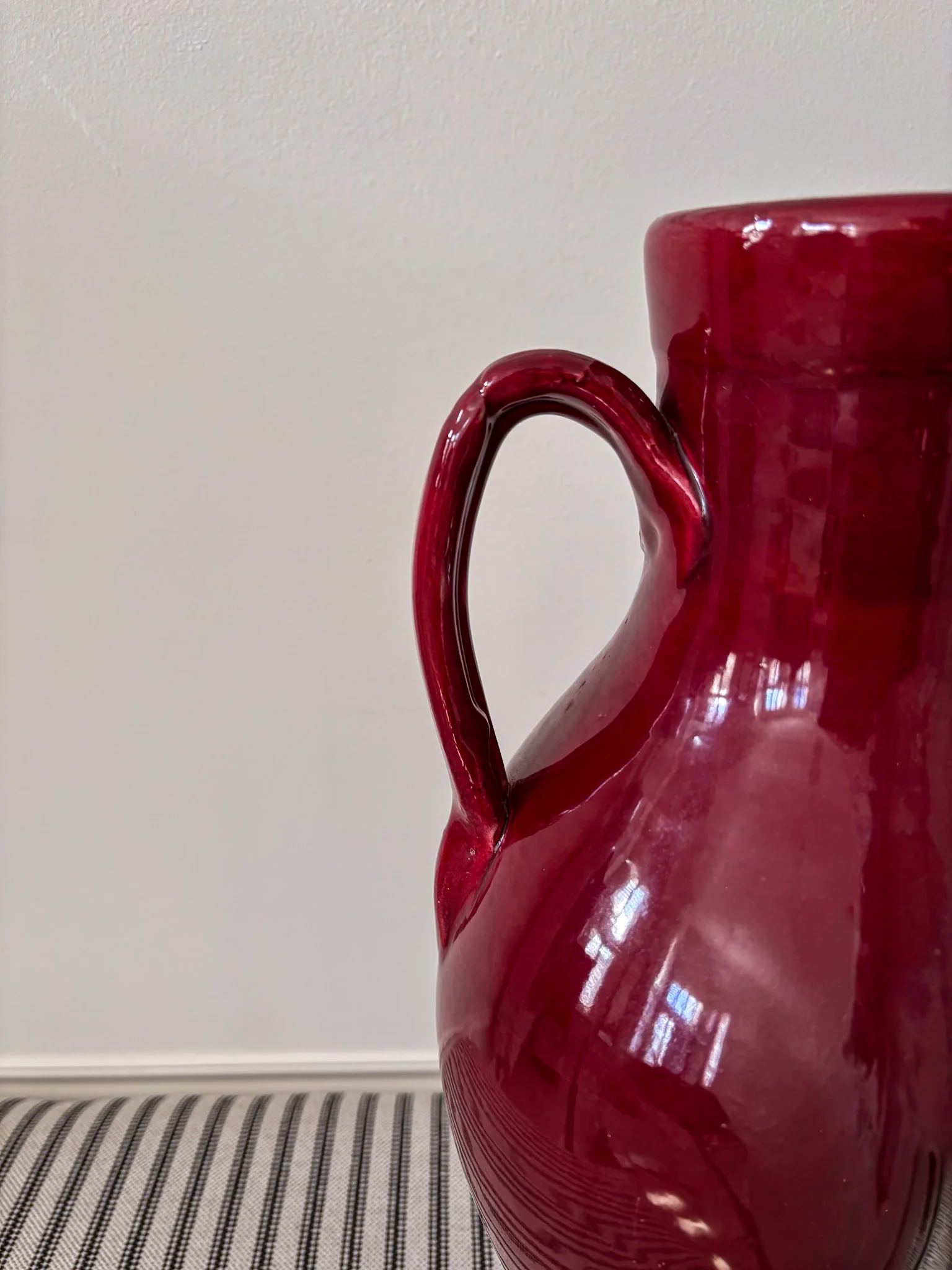 Nicola Fasano Red Glazed Dual-Handle Large Vase – Italian Studio Pottery Accent Piece - Image 5