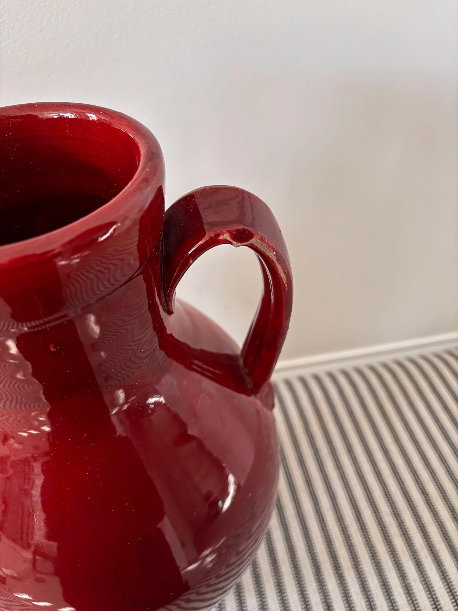 Nicola Fasano Red Glazed Dual-Handle Large Vase – Italian Studio Pottery Accent Piece - Image 6