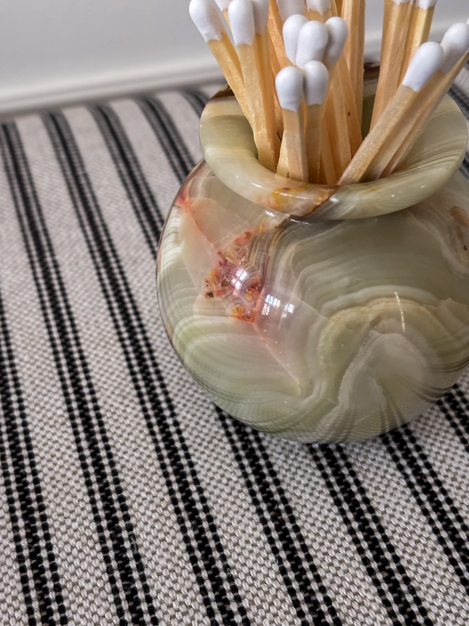 Onyx Stone Matchstick Holder – Natural Marble Veined Accessory - Image 6