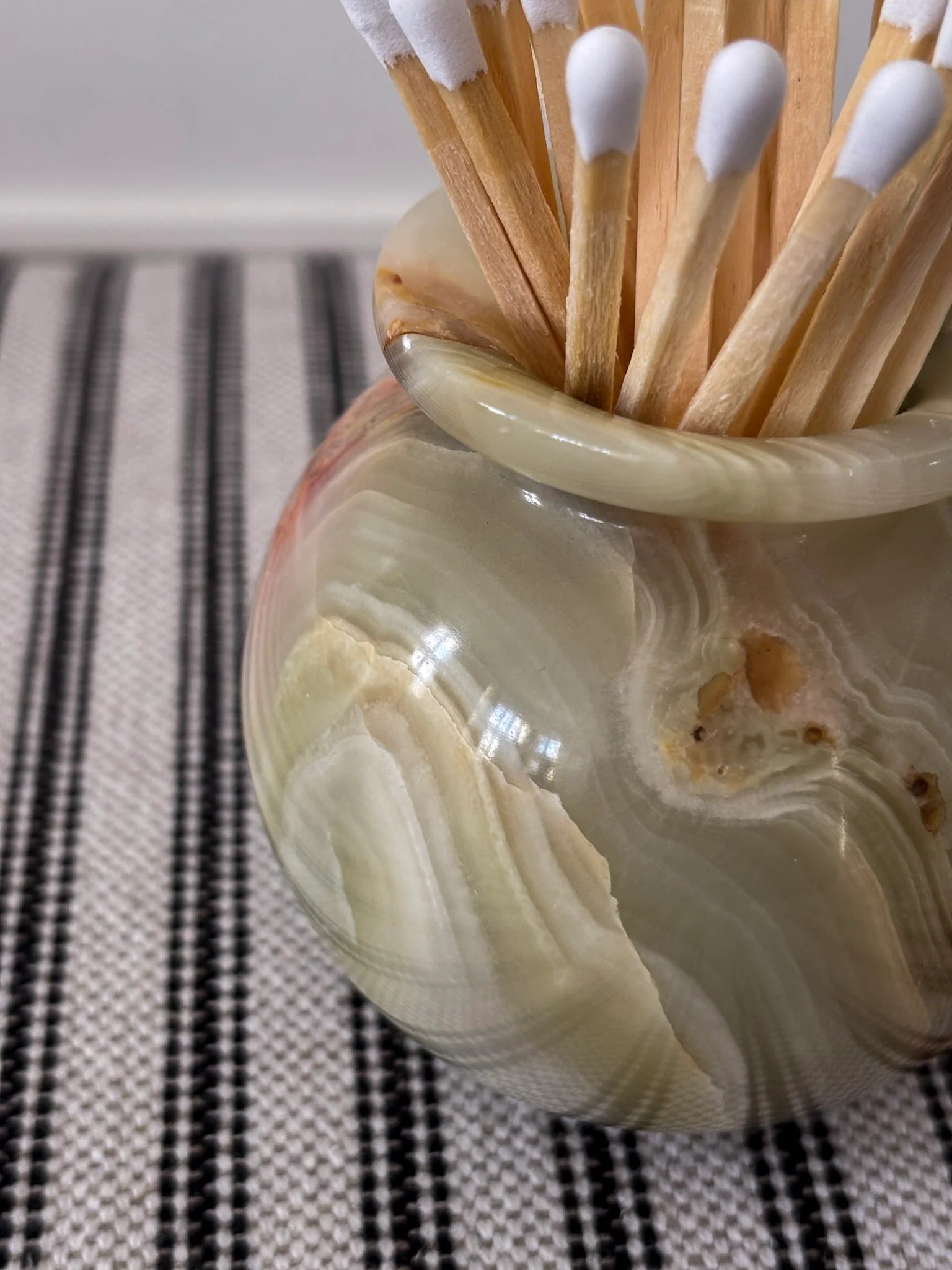 Onyx Stone Matchstick Holder – Natural Marble Veined Accessory - Image 7