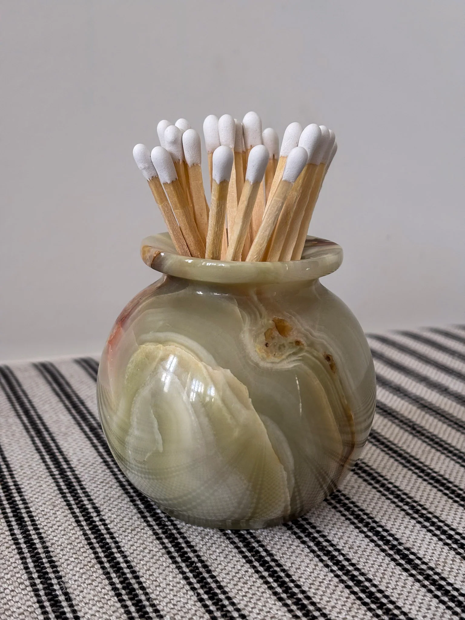 Onyx Stone Matchstick Holder – Natural Marble Veined Accessory - Image 8