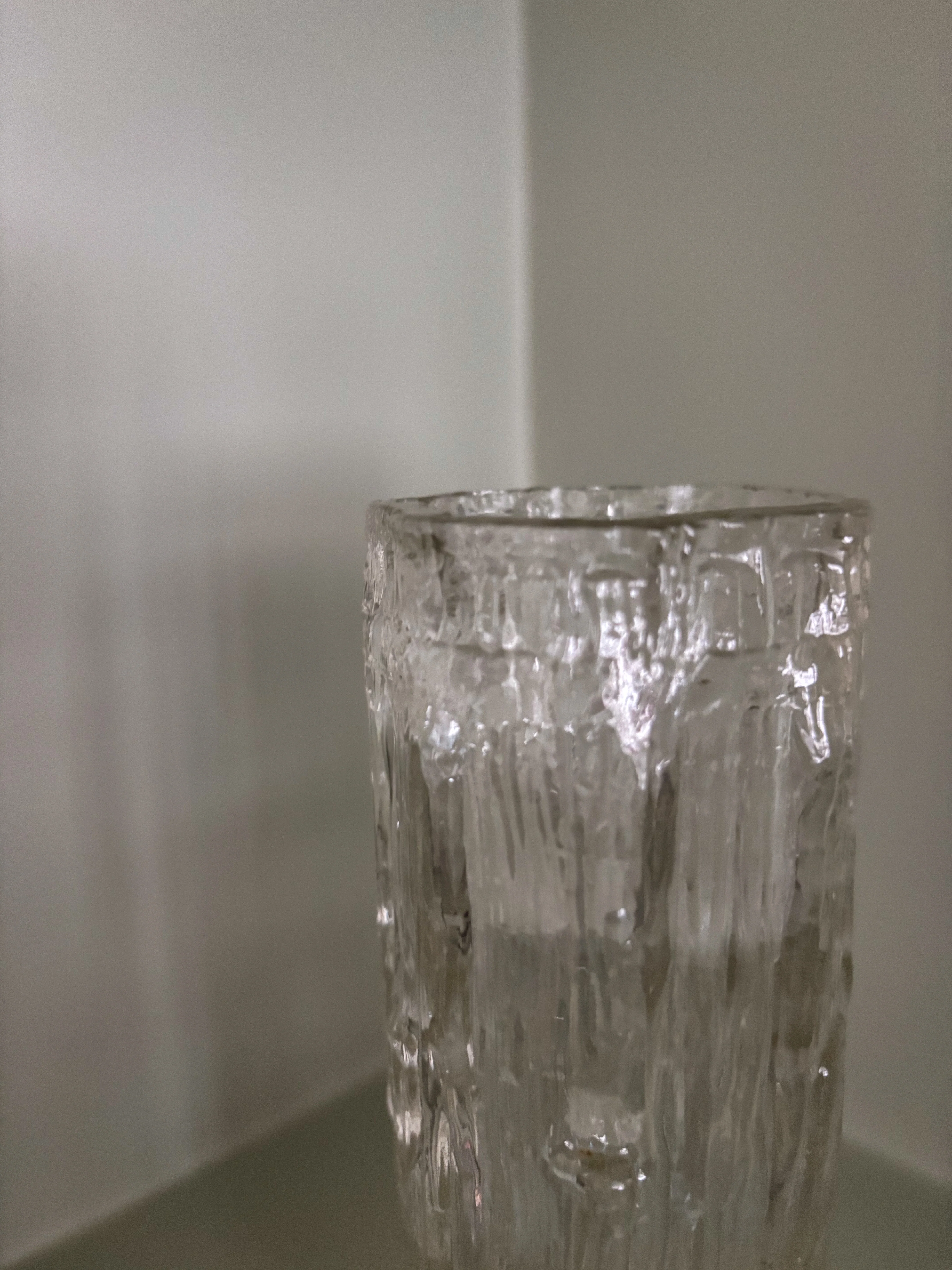Textured Glass Bark Vase - Image 3