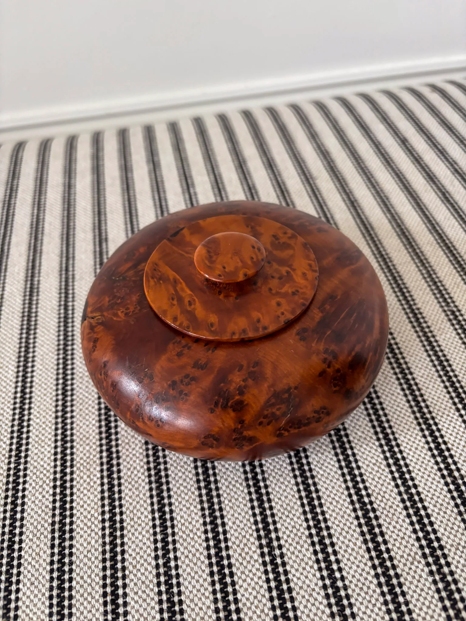 Vintage Thuya Burr Wood Lidded Pot - Image 4